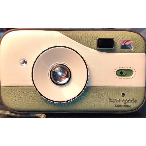kate spade Handbags - Kate Spade "Picture This" Wristlet Novelty Wallet/Bag, Zipper Closure